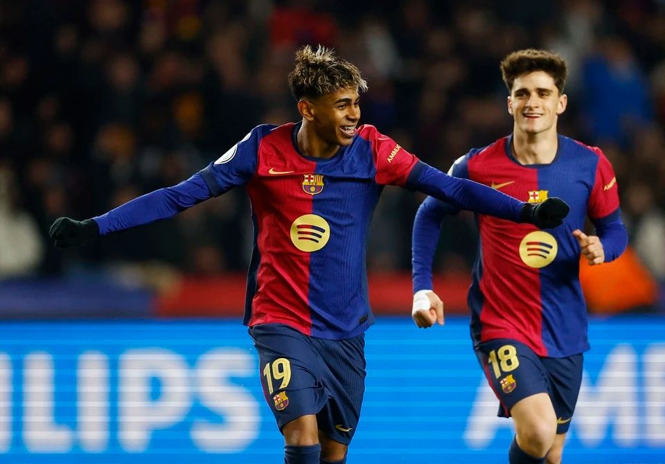 詹姆斯晒照质疑裁判判罚，湖人惜败雄鹿引发争议