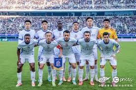 太罕见！库里6年来首次扣篮，勇士替补席瞬间沸腾