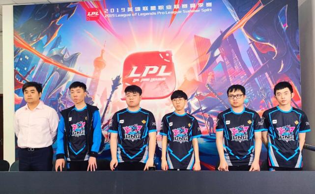 詹姆斯在行 詹姆斯在行